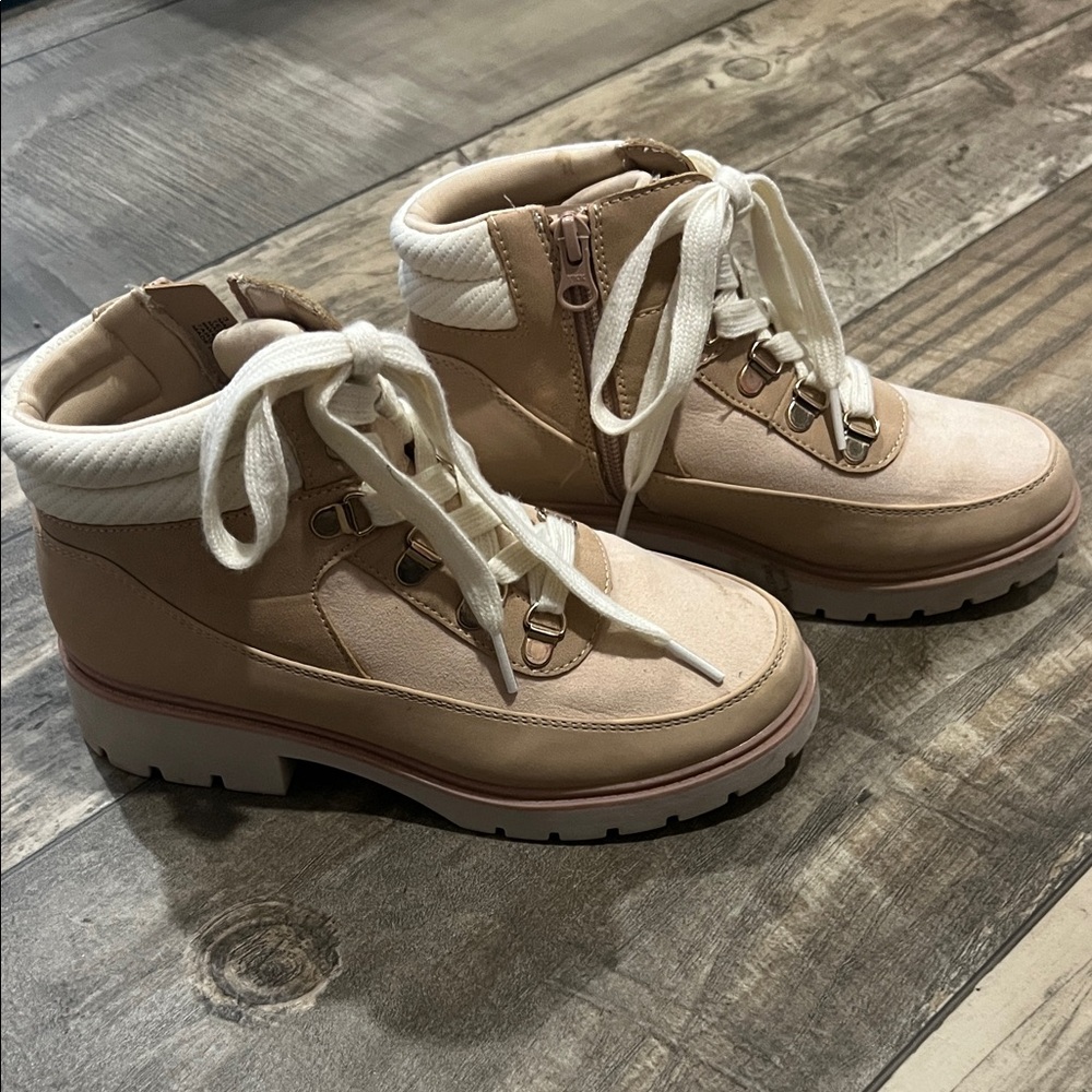Cat & Jack Kids' Tan and Cream Lace-Up Boots